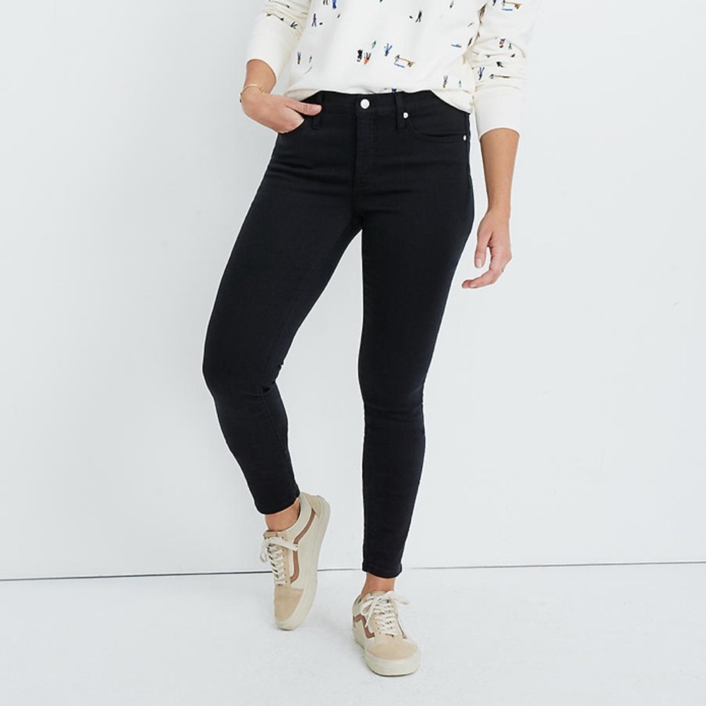 SOLD Madewell 9" Mid-Rise Skinny Jeans